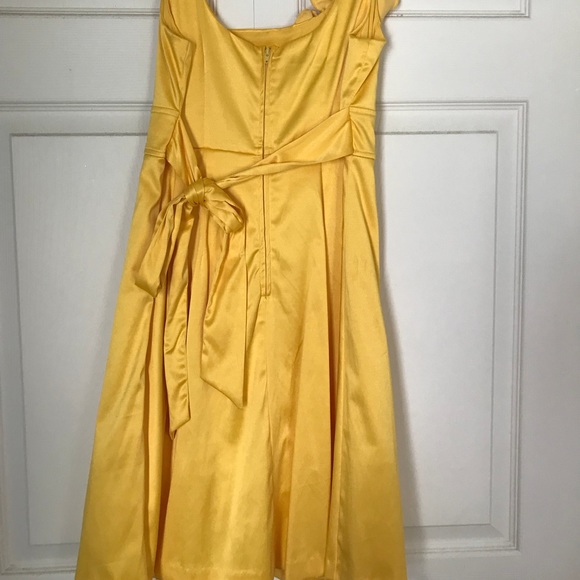 Dress - Picture 3 of 3